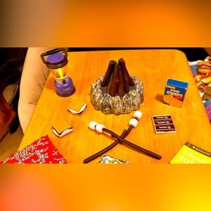 2009 AMERICAN GIRL DOLL CAMPFIRE & TREATS CAMPING  SMORES CAMPFIRE RETIRED RARE